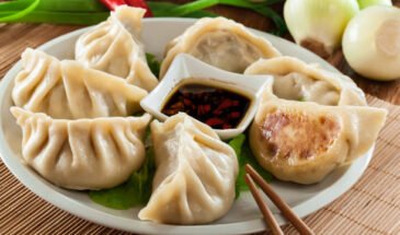 Momos